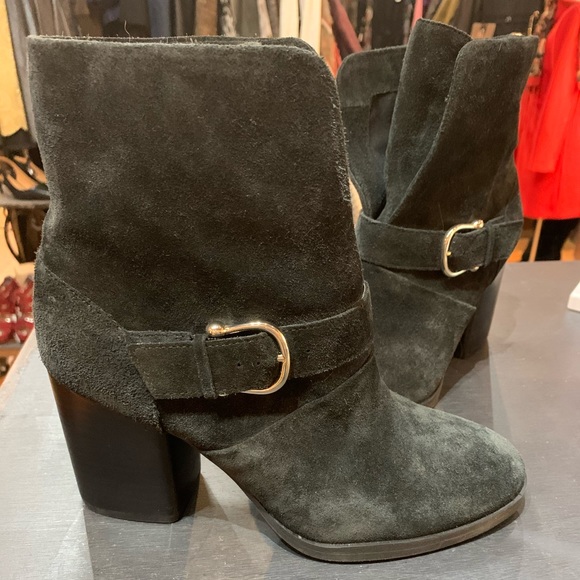 Suede ankle boot - Picture 2 of 8